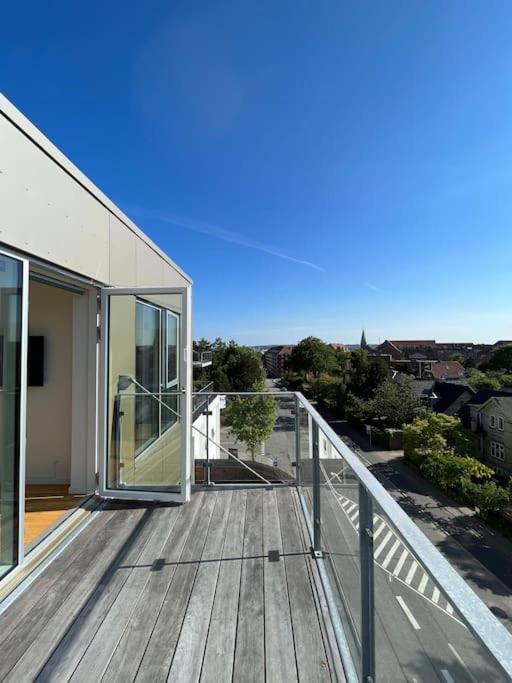 Luxury Penthouse, Location, 3 Bedrooms