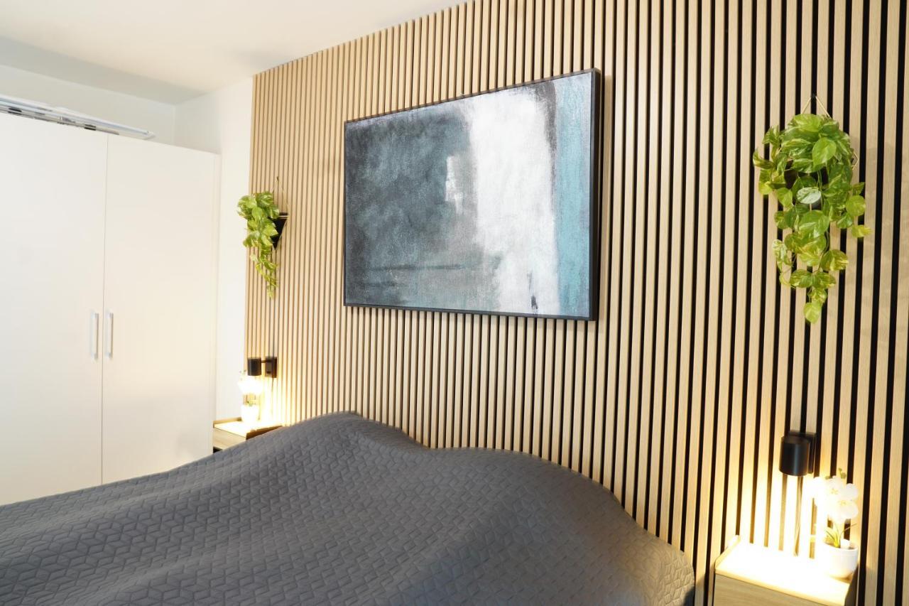 Luxury Penthouse, Location, 3 Bedrooms Apartment